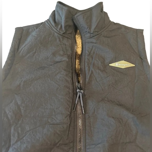 Champion Reversible Vest w/Military Print Fleece Upper and Black Nylon Internal - Picture 7 of 15